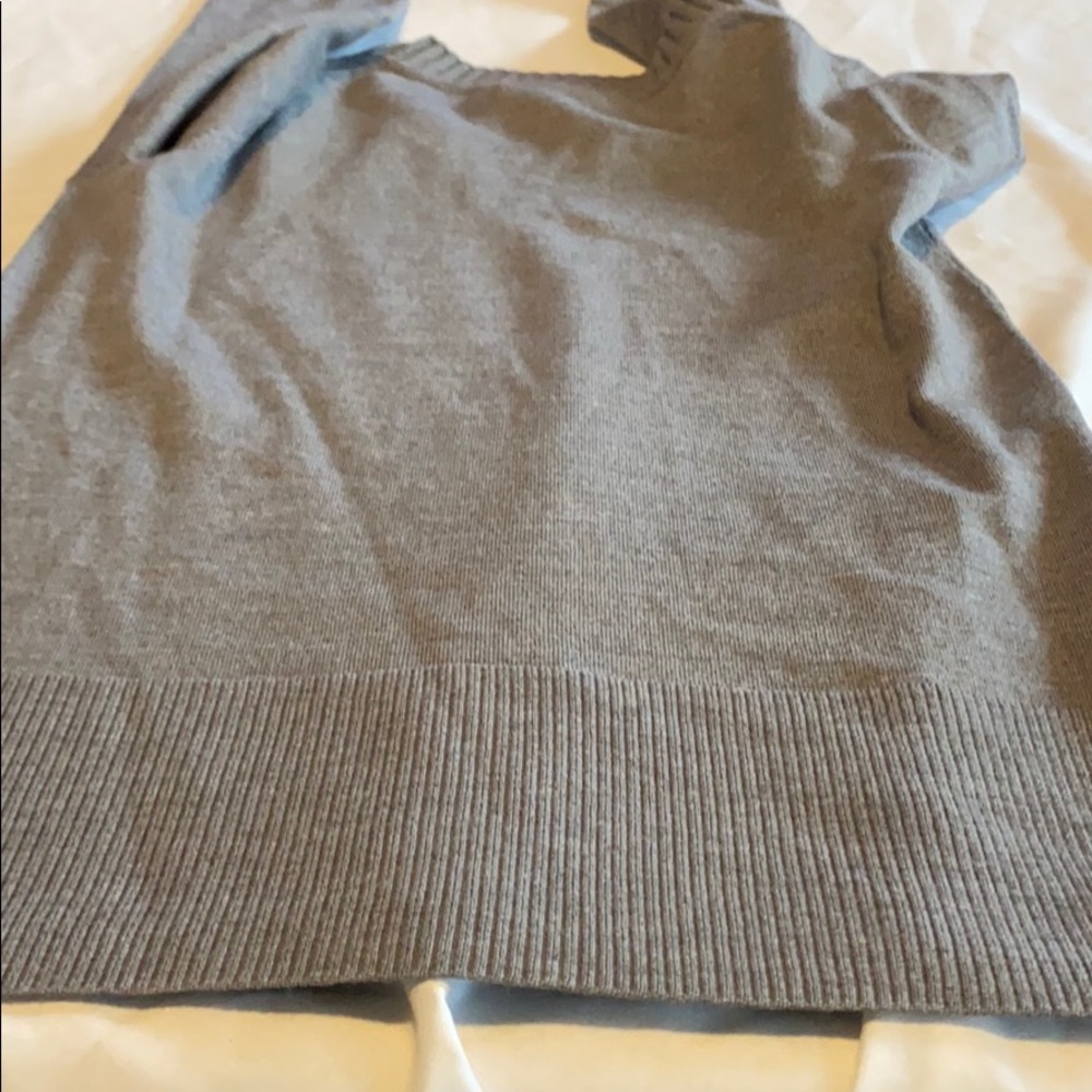Grey sweater - Picture 5 of 7
